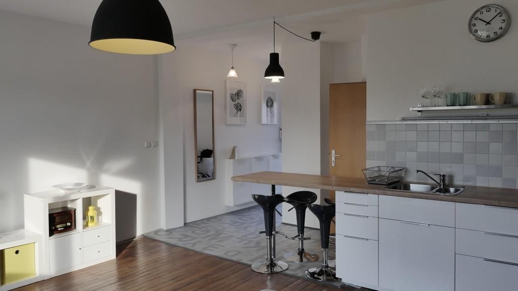Prenájom 2-izbový byt 2-izbový byt-Prenájom-Bratislava - mestská časť Nové Mesto-570.00 €