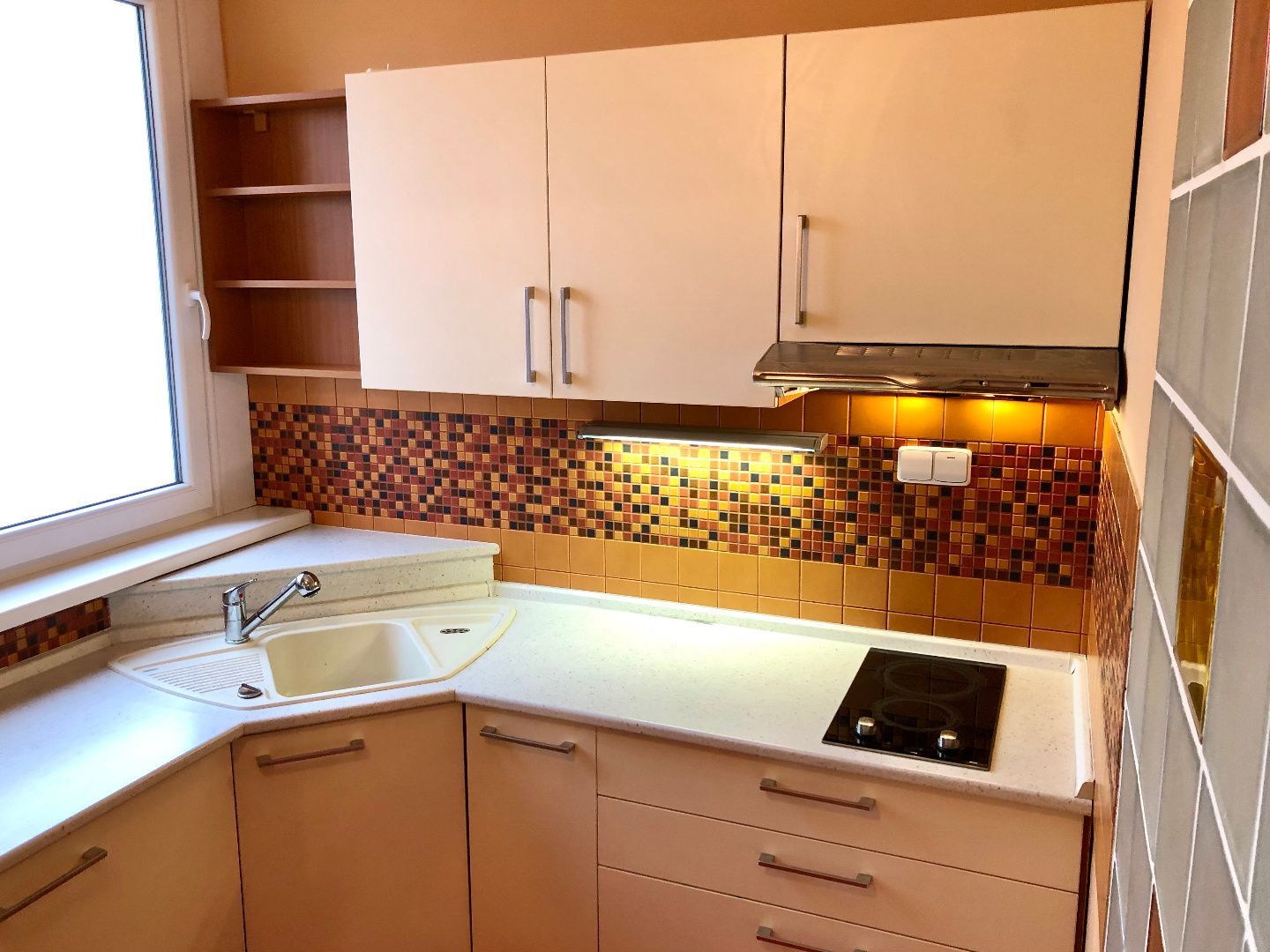 Prenájom Garzónka Garzónka-Prenájom-Bratislava - mestská časť Petržalka-550.00 €