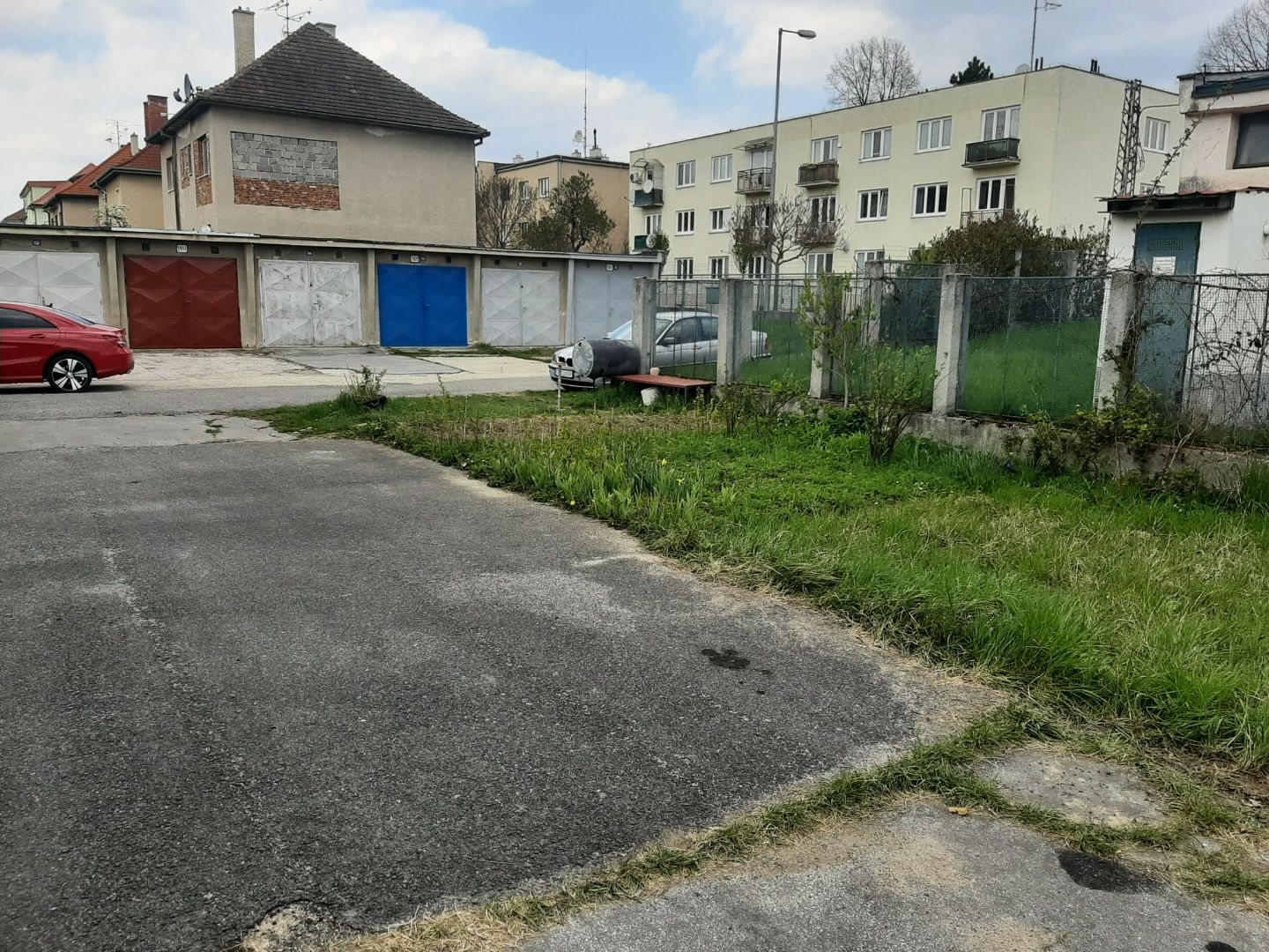 Predaj Garáž Garáž-Predaj-Trenčín-22000.00 €