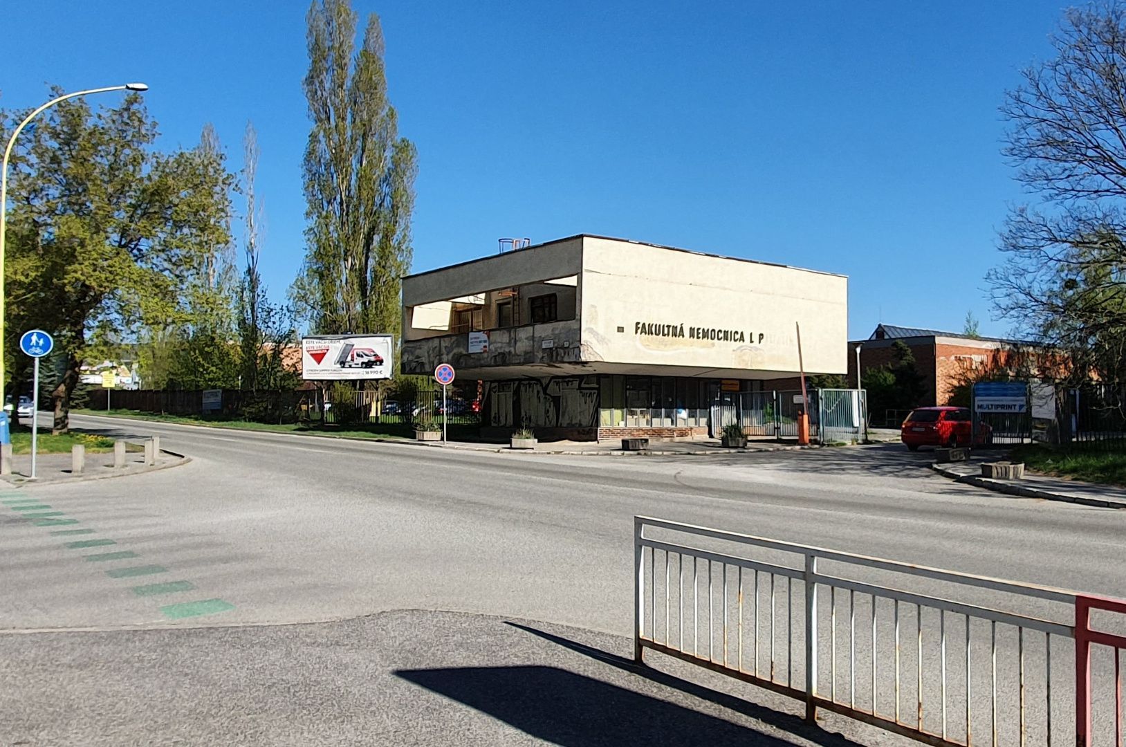 REZERVOVANÉ - Predám polyfunkčný objekt, Ipeľská ulica, Košice - Terasa