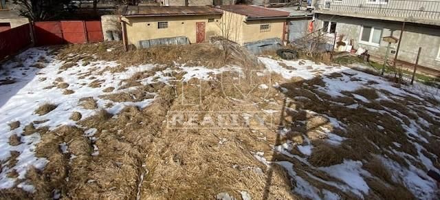 Na predaj budova v centre Kežmarku, 902m2.