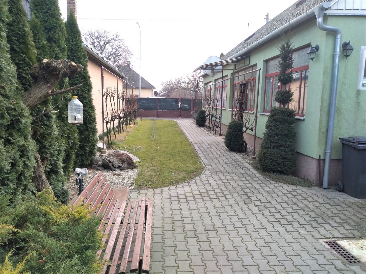 Pekný gazdovský dom v dobrom stave na veľkom pozemku