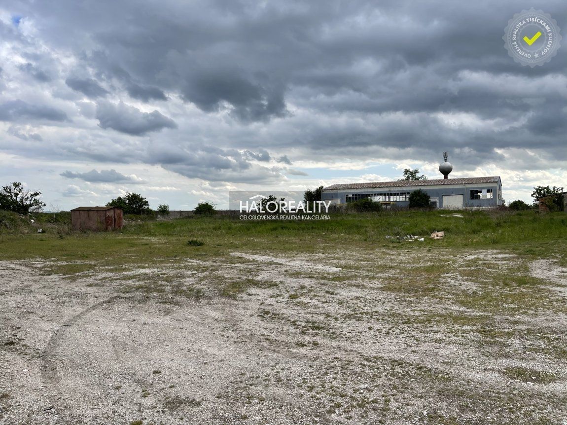 Predaj, priemyselný pozemok 3100 m2 Veľké Dvorany - EXKLUZÍVNE HALO REALITY