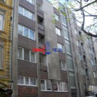 4-izbový byt, Kozia ulica, čiastočná rekonštrukcia, výťah, GARÁŽ + VYHRADENÉ PARKOVANIE, 2/4