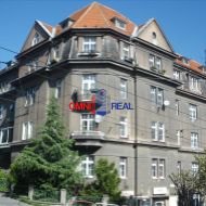 ATYPICKÝ veľkometrážny 3 – izb. byt po ORIGINÁLNEJ rekonštrukcii s parkovaním vo dvore