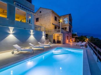 Predaj vila Chorvátsko, ostrov Brač, 3 apartmány, bazén,pri mori!
