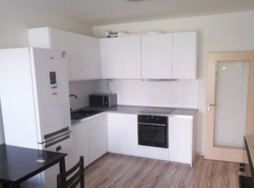 Ponúkame Vám na prenájom 2 izbový byt Bratislava-Ružinov,  Jegeho alej