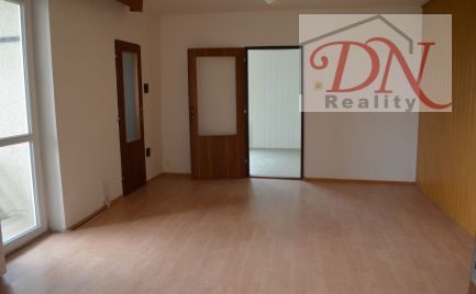PREDANÉ! Ponúkame na predaj RD  s  rovinatým   pozemkom  - 874 m2, Nitra - Zobor. Výhradne u nás !