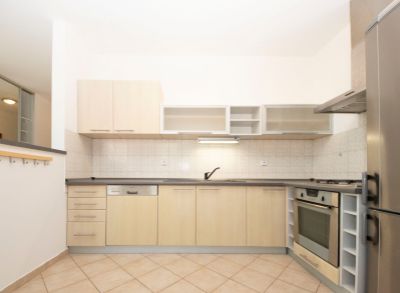 Prenájom Luxusný 4 izb. byt s balkónom, garáž.státím, NOVOSTAVBA, Dunajská ul., BA-Staré mesto