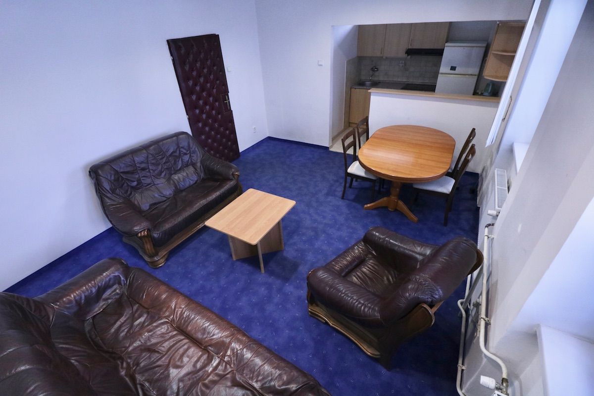 SABINOVSKÁ - 2-izbový byt na prenájom, klimatizácia, vyhradené parkovacie miesto v súkromnom dvore