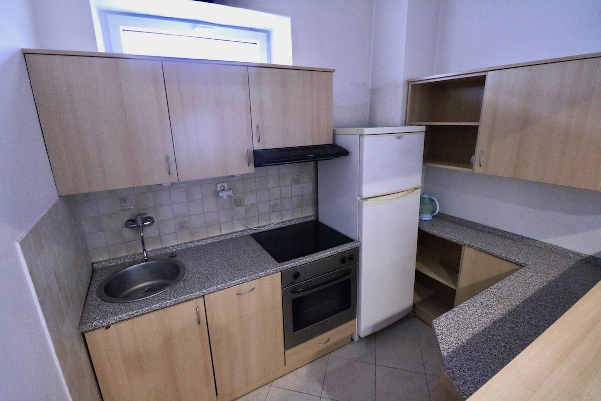 SABINOVSKÁ - 2-izbový byt na prenájom, klimatizácia, vyhradené parkovacie miesto v súkromnom dvore