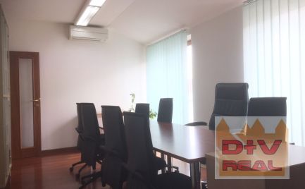 Prenájom: Kancelárie (3 kancelárie, 2x WC, kúpeľňa, kuchynka), Ventúrska ulica, Bratislava I, Staré Mesto, zariadené
