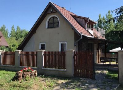ARETÉ REAL - PREDAJ DVOJPODLAŽNEJ REKREAČNEJ CHATY VHODNEJ AJ NA CELOROČNÉ BÝVANIE V OBCI GABČÍKOVO, HODRÁCKA