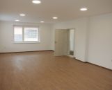 Prenájom Kancelária s parkovaním - Centrum