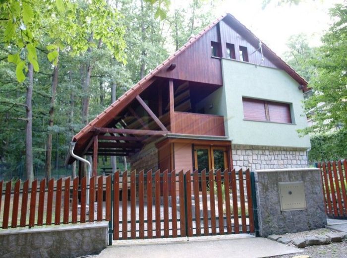 PREDANÉ - MODRA - HARMÓNIA, 4-i dom, 110 m2 - novostavba CELOROČNE obývateľného domu / chaty v TICHOM PROSTREDÍ prírody MALÝCH KAPÁT