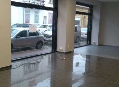 2714 Ponúkame Vám na prenájom priestory v Nových Zámkoch, na ul.M.R.Štefanika