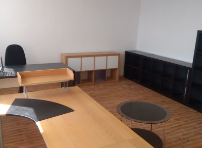 2724 Na predaj výrobná hala s kanc. priestormi v Nových Zámkoch