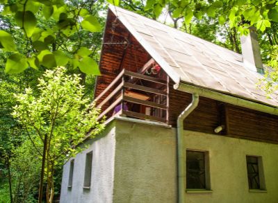 Areté real - Predaj rekreačnej chaty v krásnom lesnom prostredí v Pezinku, Kučišdorfská dolina