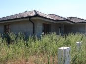 NOVÁ CENA - 4 izbový BUNGALOV s garážou V SENCI