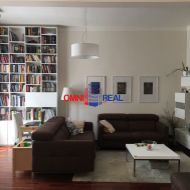 Slnečný, priestranný 4 izbový byt v Hradnom údolí, neďaleko ulice Palisády, 110 m2.