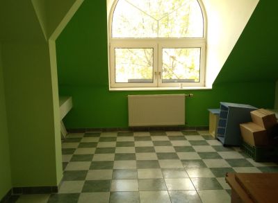 2745 Na prenájom menšia kancelária v Nových Zámkoch