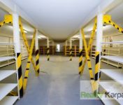 Ponúkame výhodne na prenájom dvojpodlažný sklad pri hlavnej ceste o výmere 2x 747m2 ,lokalita Bratislava- 3!!!
