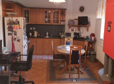 2755 Na predaj pekný RD v Nových Zámkoch.