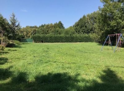 ARETÉ REAL - PREDAJ NÁDHERNÉHO 2846 M2 STAVEBNÉHO POZEMKU PRE RD, OBČIANSKU VYBAVENOSŤ V LIMBACHU, RAKOVÁ