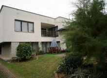 Lukratívny dvojpodlažný rodinný dom s udržiavanou záhradou - Michalovce