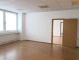 Uzavretý kancelársky celok v blízkosti trhoviska Miletičova, 244 m2 alebo 484 m2