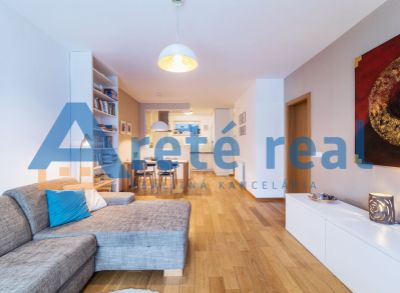 ARETÉ REAL - PREDAJ ŠTÝLOVÉHO, PRIESTRANNÉHO 2-IZBOVÉHO BYTU S TERASOU, VLASTNOU ZÁHRADOU A PARKOVACÍM MIESTOM V ATRAKTÍVNEJ LOKALITE BRATISLAVY, ČASŤ STARÉ MESTO, K LOMU