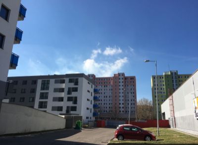 Prenájom 1 izbový byt v novostavbe na Uzbeckej ul s garážou.