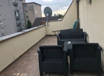 ARETÉ REAL - PREDAJ PRIESTRANNÉHO 1 - IZBOVÉHO BYTU S TERASOU V PRIAMOM CENTRE PEZINKA , M.R.ŠTEFÁNIKA