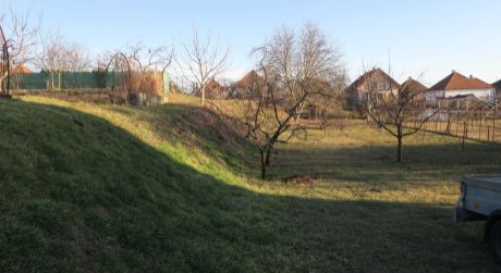 stavebný pozemok na predaj v obci Dvory nad Žitavou.
