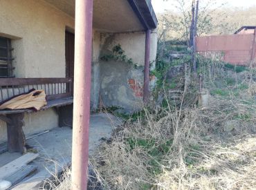 Stavebný pozemok /záhrada  s murovanou chatou 1119m2 Mýtne Ludany