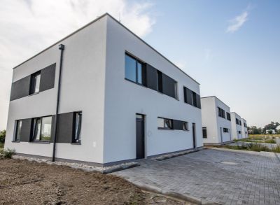 Developerský projekt v Miloslavove - sedačka, alebo spotrebiče zadarmo