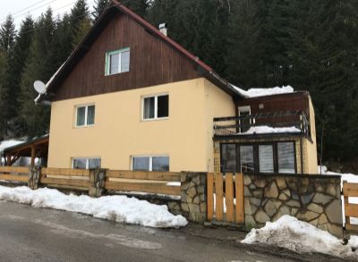 Rezervované - ARETÉ REAL - PRENÁJOM TROJPODLAŽNÉHO PENZIÓNU V KRÁSNOM PROSTREDÍ V BLÍZKOSTI LESA V TERCHOVEJ, U REPÁŇOV