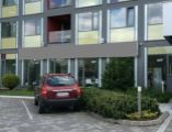 Obch. priestor s výkladmi do frekventovanej ulice, s parkovaním, 295 m2