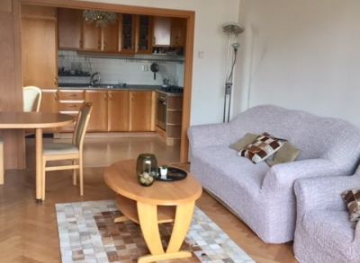 Ponúkame Vám na prenajom 2 izbový byt Bratislava-Nové Mesto, Vajnorska.