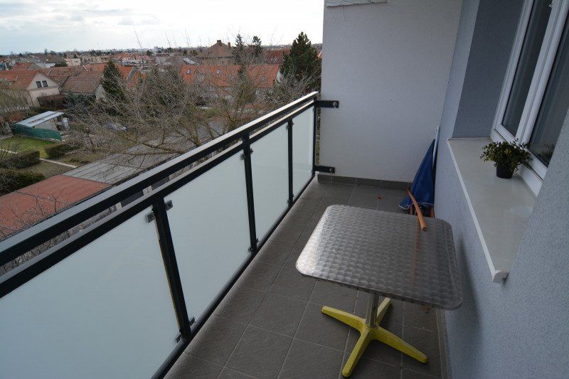 BOND REALITY - Prenájom 3 izb. bytu s balkónom, Osloboditeľská ul. Vajnory