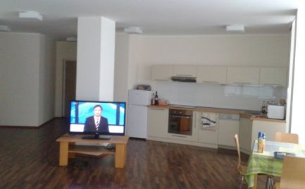 PRENAJATÉ ! Veľkometrážny (133m2) 4 izbový byt priamo v centre Banskej Bystrice v NOVOSTAVBE.