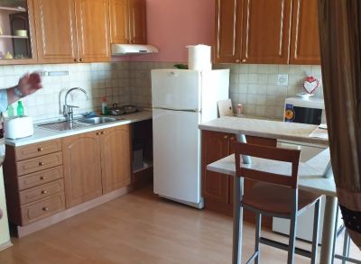 Ponúkame Vám na predaj 1 izbový byt Bratislava-Podunajské Biskupice, Podunajská ul. + 2 garážove státia