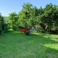 Pozemok pre rod.dom, Stupava - Lesná ul., 811 m2, IS na hranici pozemku