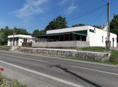 2831 Na predaj obchodný komplex v obci Čaka