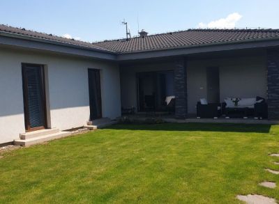 Ponúkame Vám na predaj 8 ročnú NOVOSTAVBU Rodinného domu V obci Ivanka pri Dunaji - nová časť Hrúdky