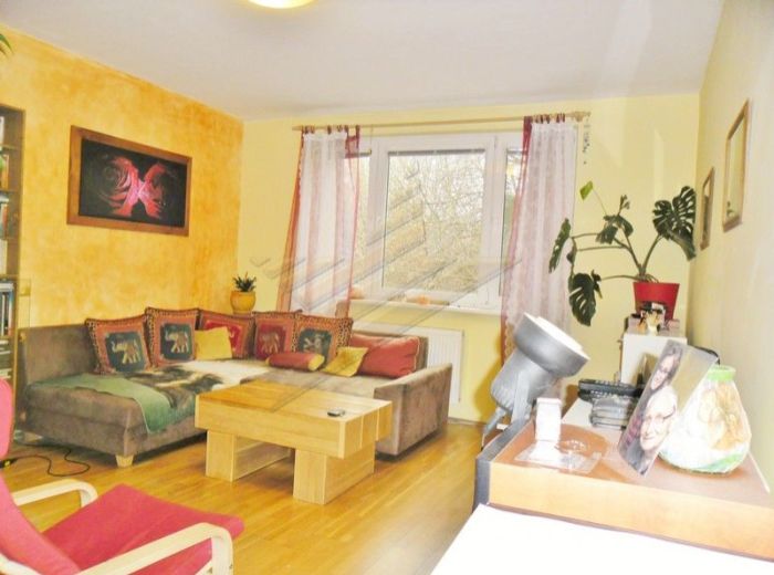 PREDANÉ - LIETAVSKÁ, 4-i byt, 87 m2 - VÝBORNÁ DISPOZÍCIA, vo vyhľadávanom 4. posch. dome, KVALITNÁ REKONŠTRUKCIA, na skok od Draždiaka, VÝHĽAD DO PARKU