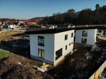 Projekt Solídne bývanie - novostavba rodinných domov Veľká Lúka pri Banskej Bystrici