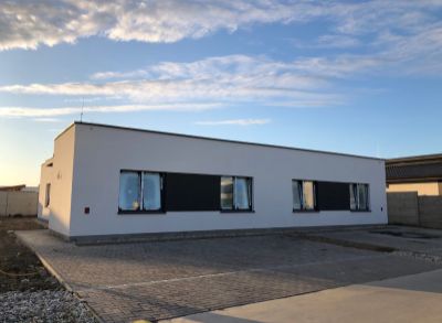 4 izbový bungalov (95m2) v Bernolákove so záhradkou - kolaudujeme na jeseň