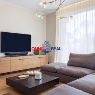 Krásny 2,5 izb. byt, Plynárenská ul., 5 posch., novostavba - neobývaná+ park. miesto