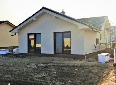 Posledný 4-izbový bungalov osadený na rožnom pozemku 700m2 pozemku v Alžbetinom Dvore